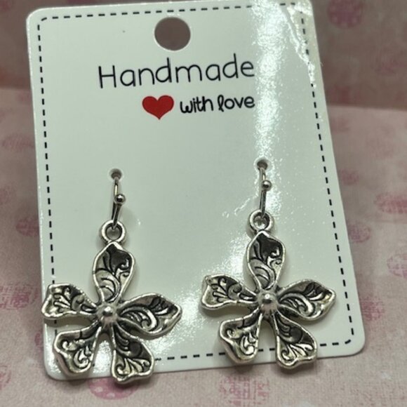 3/$15~Etched Flower Earrings - Picture 1 of 4